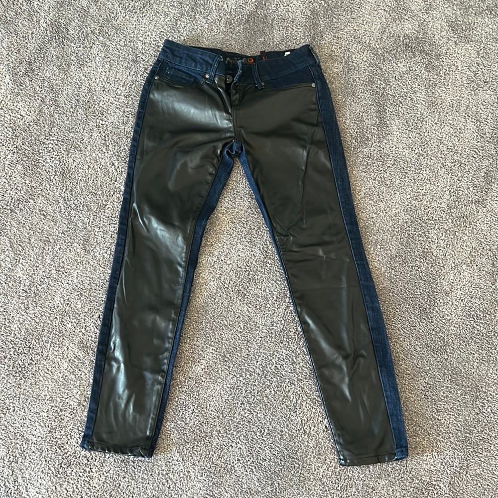 G by guess dark wash jeans w/ leather
